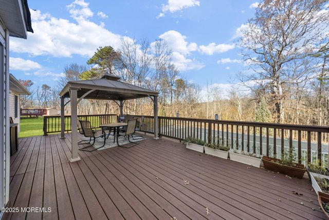 22 Denise Court, Manalapan, NJ 07726