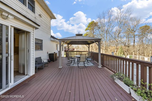 22 Denise Court, Manalapan, NJ 07726