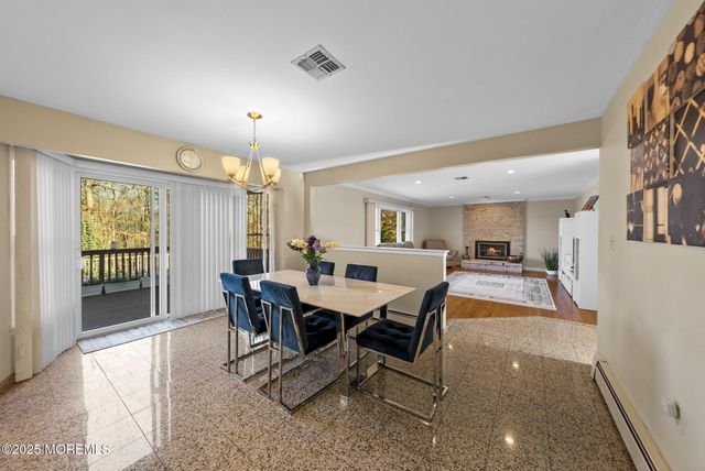 22 Denise Court, Manalapan, NJ 07726