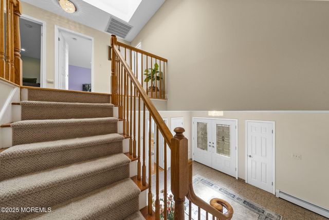 22 Denise Court, Manalapan, NJ 07726