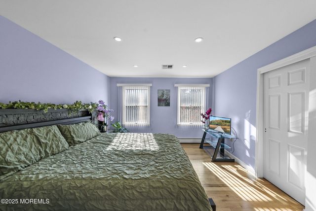 22 Denise Court, Manalapan, NJ 07726