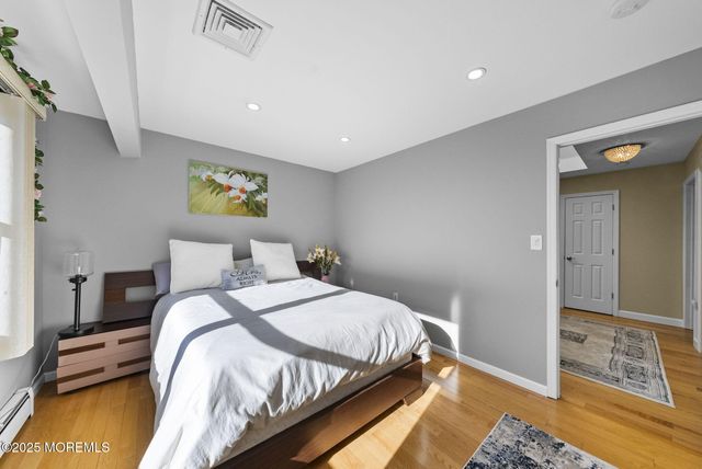 22 Denise Court, Manalapan, NJ 07726