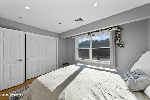 22 Denise Court, Manalapan, NJ 07726