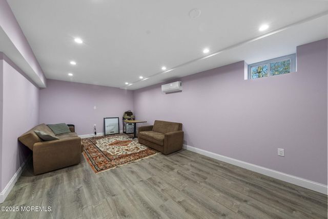 22 Denise Court, Manalapan, NJ 07726