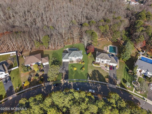 22 Denise Court, Manalapan, NJ 07726