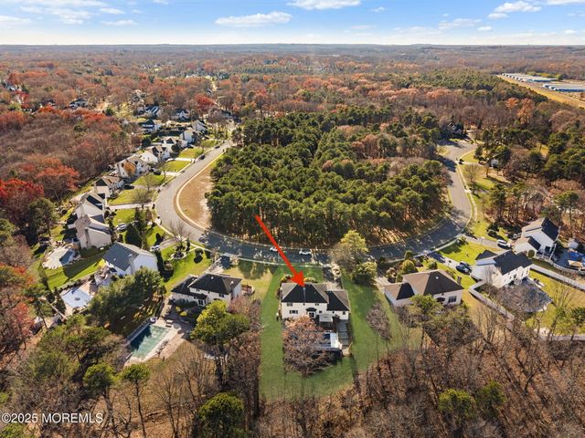 22 Denise Court, Manalapan, NJ 07726