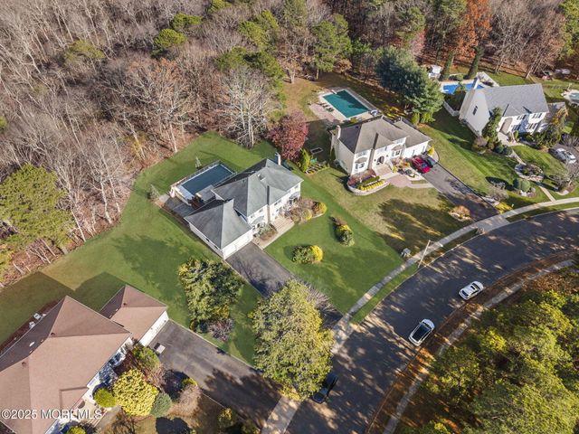 22 Denise Court, Manalapan, NJ 07726