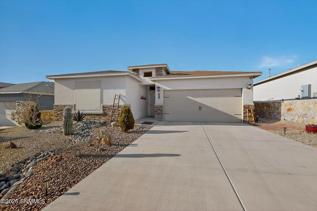 4053 Pacific Loop Loop, Las Cruces, NM 88012