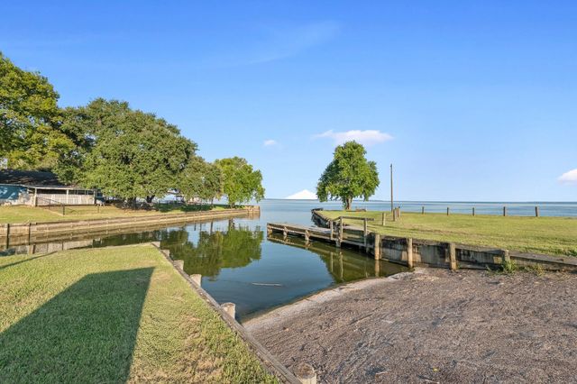 90 Coolcrest Drive, Point Blank, TX 77364