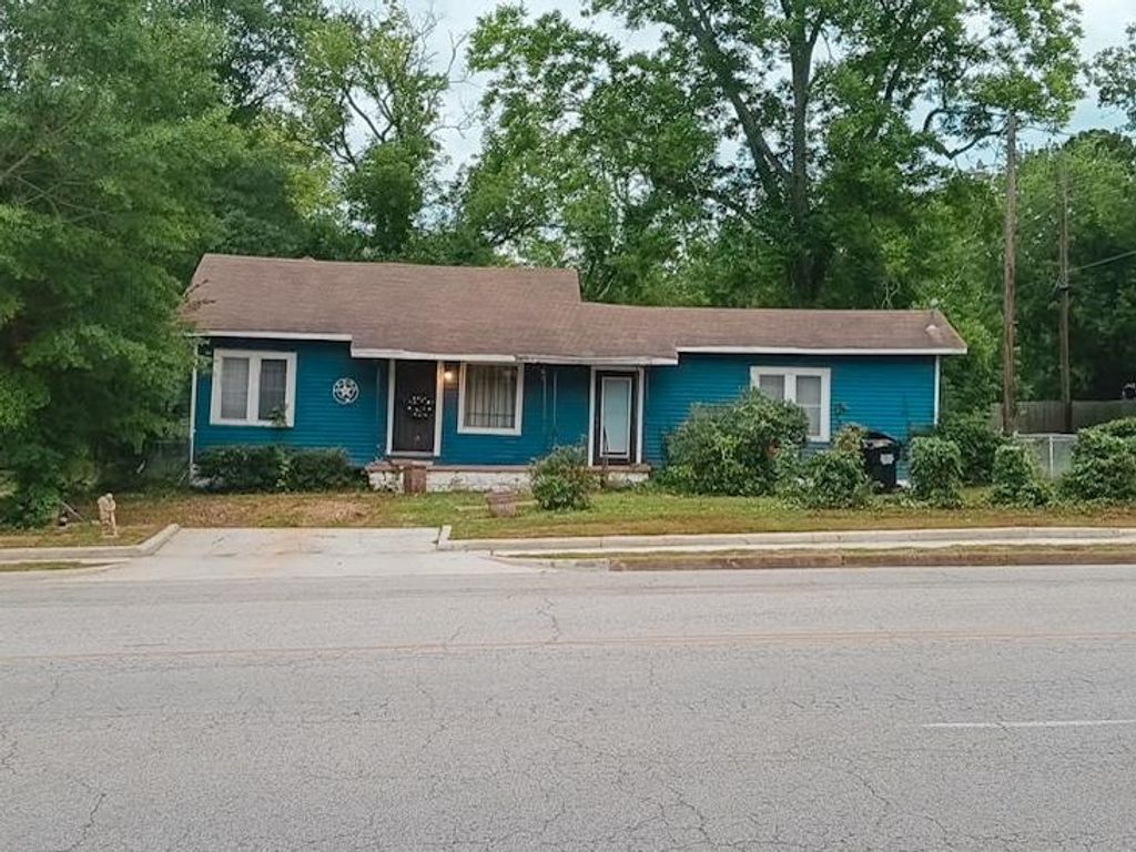 936 E Young, Longview, TX 75602