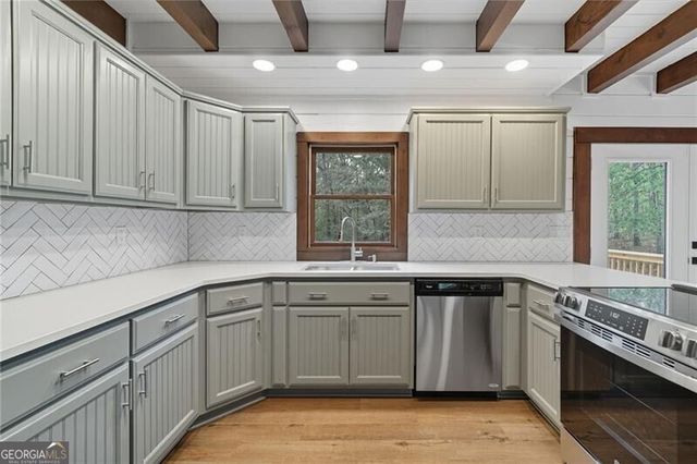 509 E Valley Road NE, Rydal, GA 30171