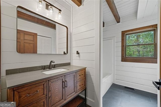 509 E Valley Road NE, Rydal, GA 30171