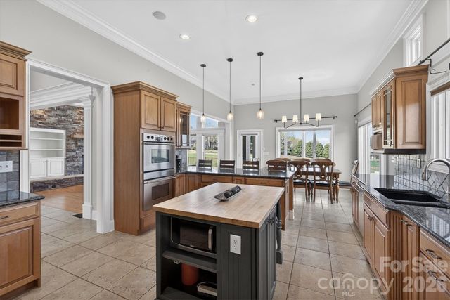 1048 Spyglass Lane, Waxhaw, NC 28173