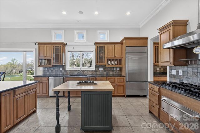 1048 Spyglass Lane, Waxhaw, NC 28173