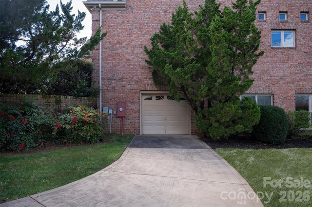 1048 Spyglass Lane, Waxhaw, NC 28173