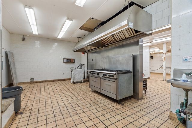 258-270 K Street, Boston, MA 02127