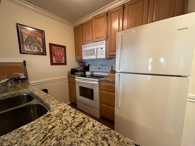 135 Hillview Dr Apt 115, Fairfield Bay, AR 72088