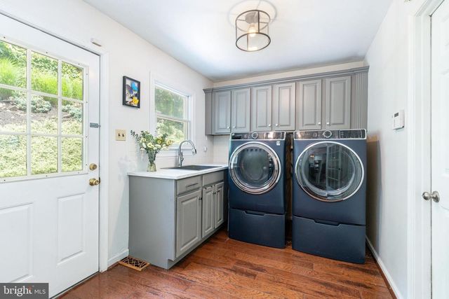 2047 STONE RIDGE LN, Villanova, PA 19085