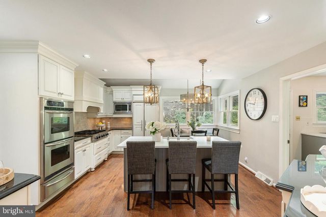 2047 STONE RIDGE LN, Villanova, PA 19085