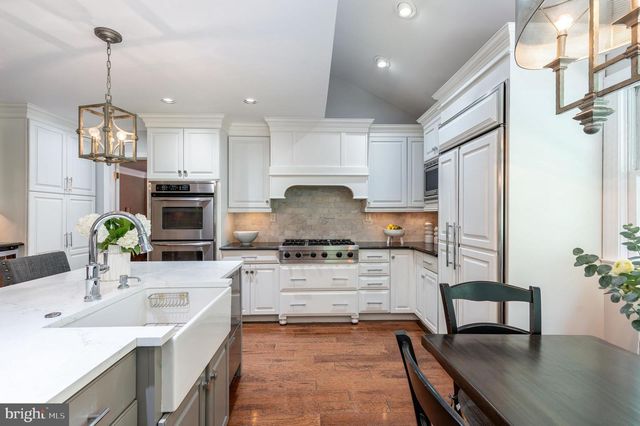 2047 STONE RIDGE LN, Villanova, PA 19085