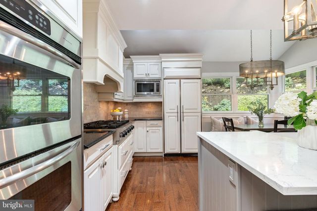2047 STONE RIDGE LN, Villanova, PA 19085