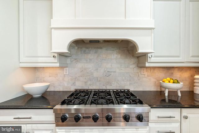 2047 STONE RIDGE LN, Villanova, PA 19085