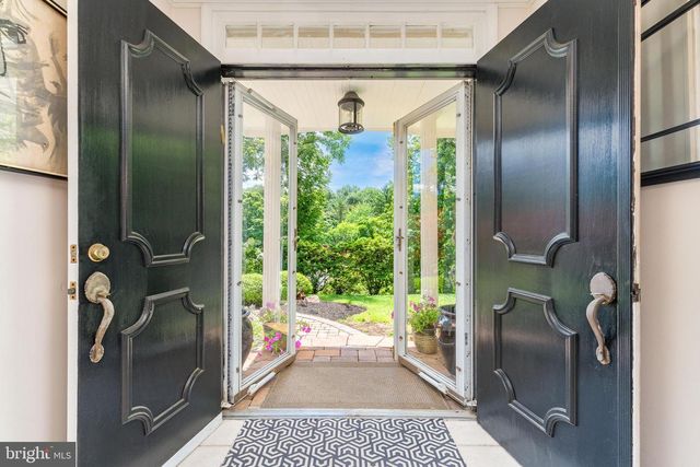 2047 STONE RIDGE LN, Villanova, PA 19085