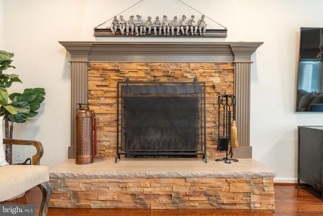 2047 STONE RIDGE LN, Villanova, PA 19085