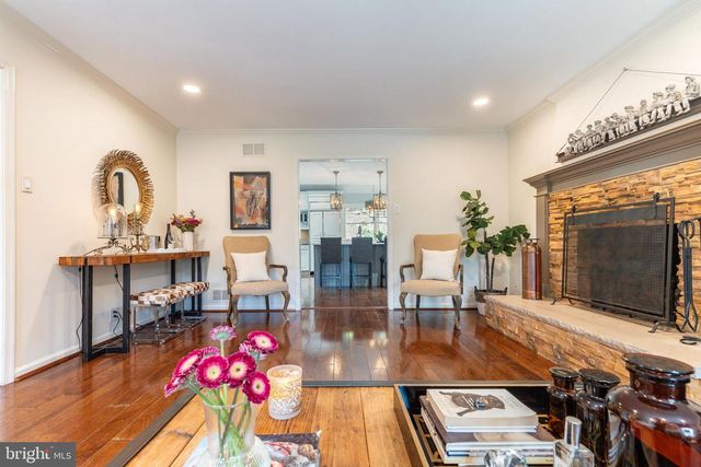 2047 STONE RIDGE LN, Villanova, PA 19085