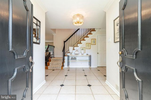 2047 STONE RIDGE LN, Villanova, PA 19085