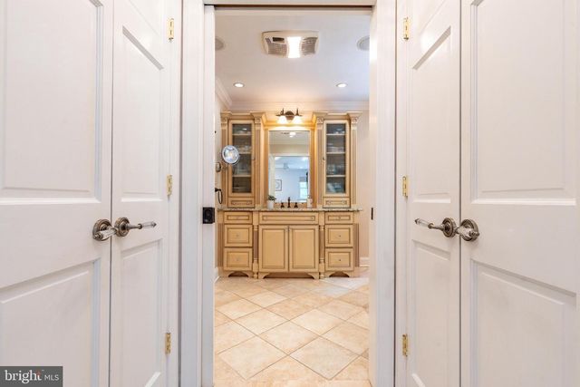 2047 STONE RIDGE LN, Villanova, PA 19085
