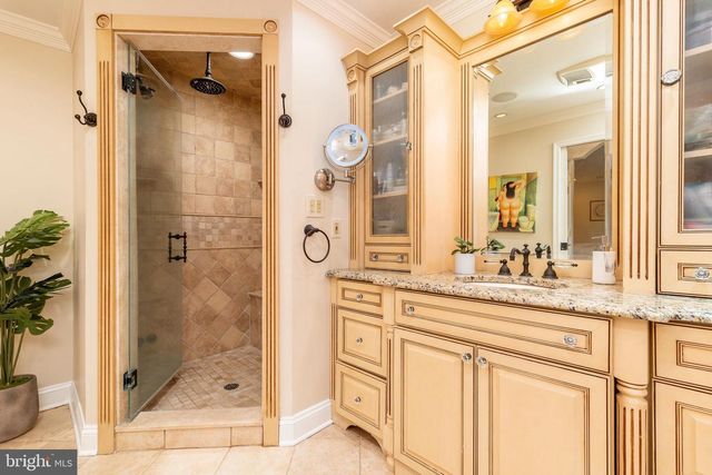 2047 STONE RIDGE LN, Villanova, PA 19085