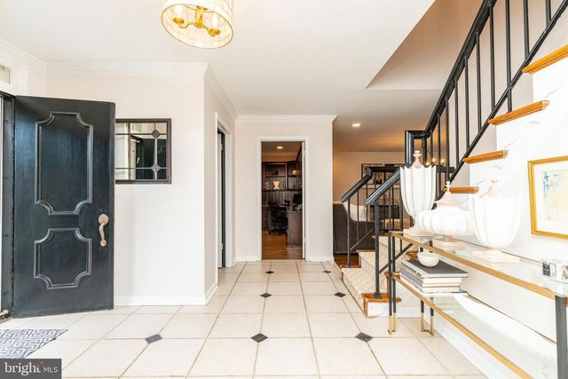 2047 STONE RIDGE LN, Villanova, PA 19085