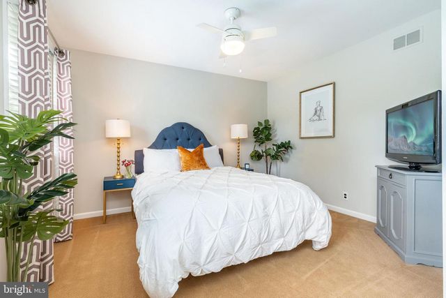 2047 STONE RIDGE LN, Villanova, PA 19085