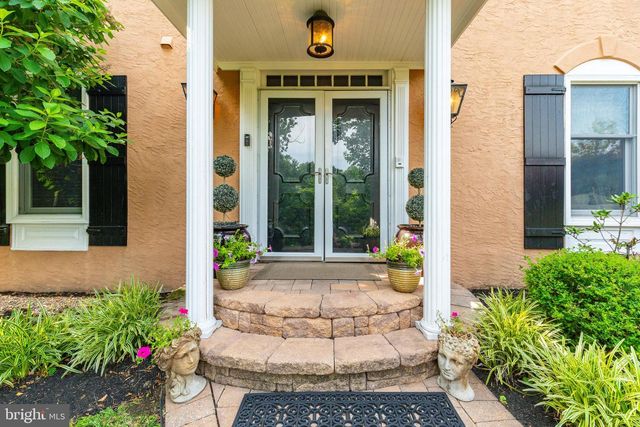 2047 STONE RIDGE LN, Villanova, PA 19085