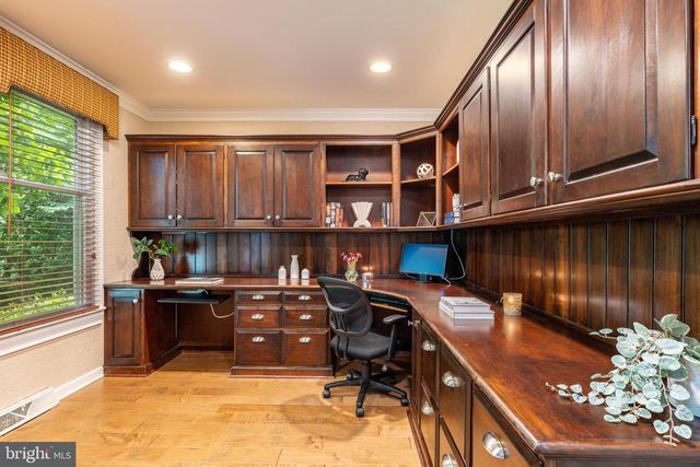 2047 STONE RIDGE LN, Villanova, PA 19085