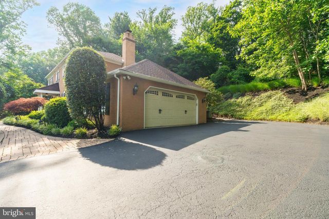 2047 STONE RIDGE LN, Villanova, PA 19085