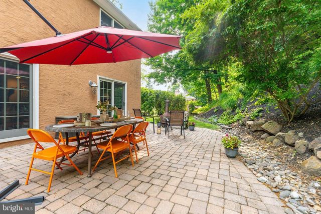 2047 STONE RIDGE LN, Villanova, PA 19085
