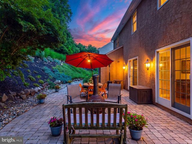 2047 STONE RIDGE LN, Villanova, PA 19085
