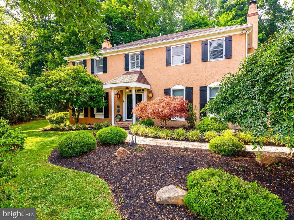 2047 STONE RIDGE LN, Villanova, PA 19085
