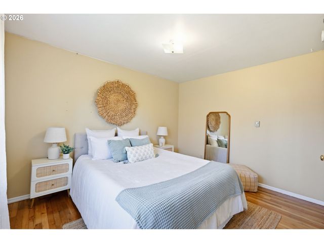 2950 FERRY St, Eugene, OR 97405