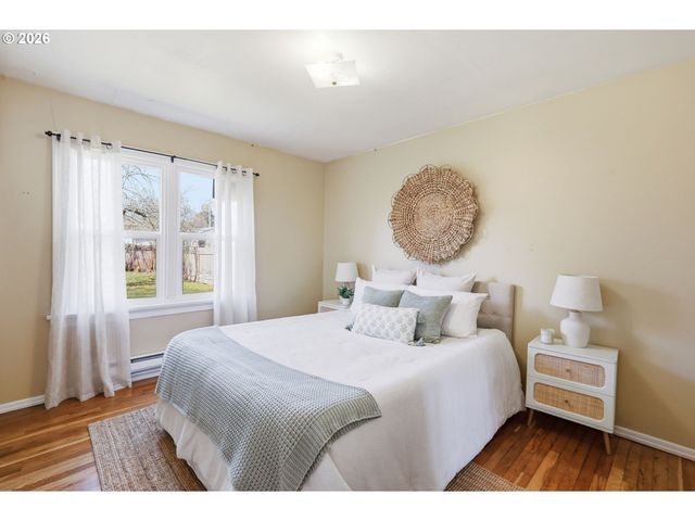 2950 FERRY St, Eugene, OR 97405