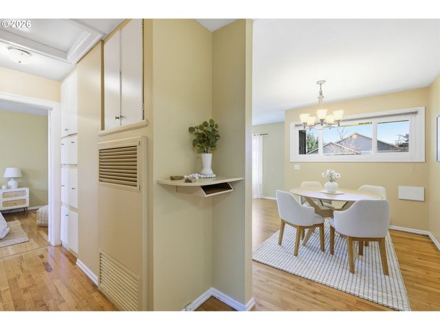 2950 FERRY St, Eugene, OR 97405