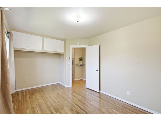 2950 FERRY St, Eugene, OR 97405