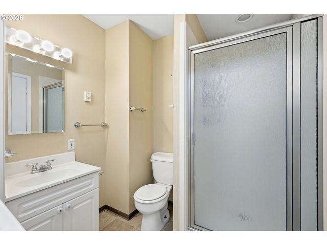 2950 FERRY St, Eugene, OR 97405