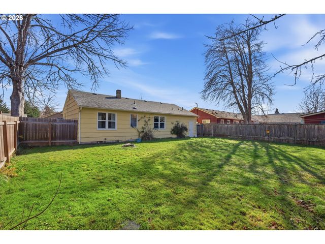 2950 FERRY St, Eugene, OR 97405