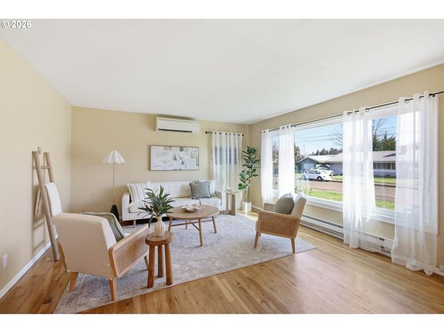 2950 FERRY St, Eugene, OR 97405