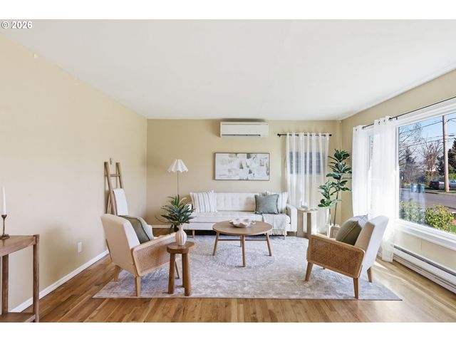 2950 FERRY St, Eugene, OR 97405