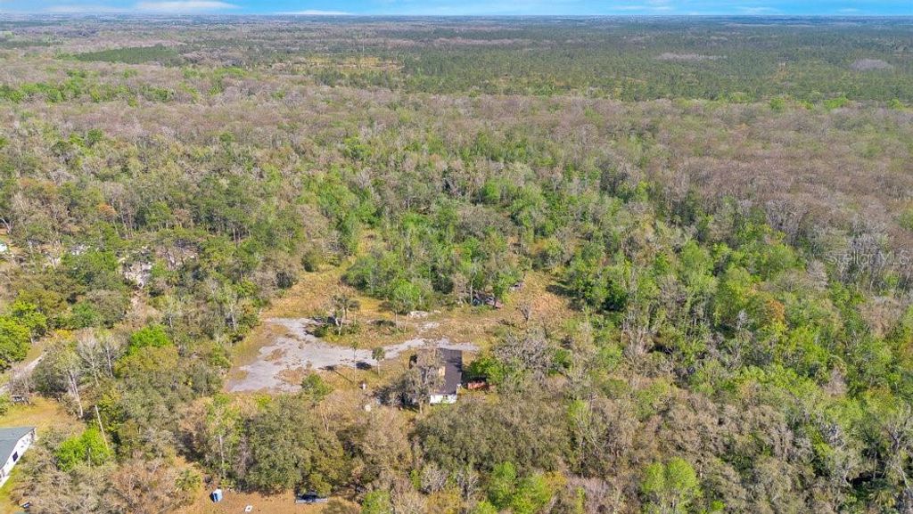 Image 13 of property listing at 953 BARON ROAD, Orlando, FL 32828