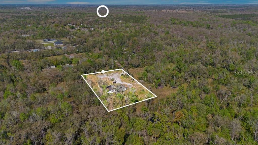 Image 15 of property listing at 953 BARON ROAD, Orlando, FL 32828